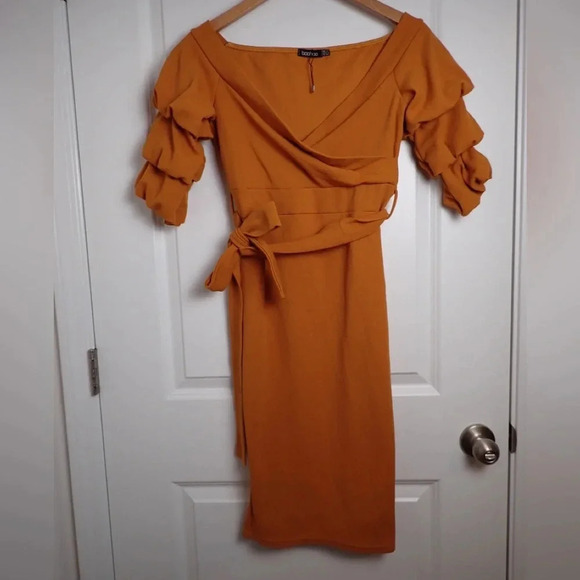 ✨New✨ Boohoo Gia Off the Shoulder Sleeve Detail Midi Dress in Amber size 12 - Picture 4 of 10